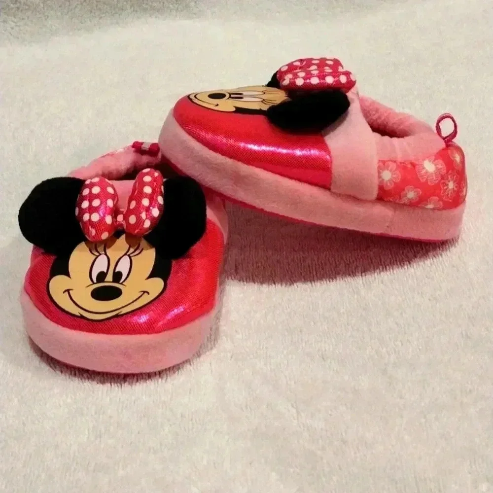 Minnie Mouse Pink Polka Dot Slippers NWOT